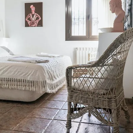 Comfortable With Mountain Views - *