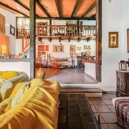 Comfortable With Mountain Views -